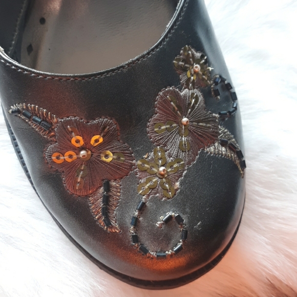 Metallic Bronze wedge sandals - Picture 8 of 8